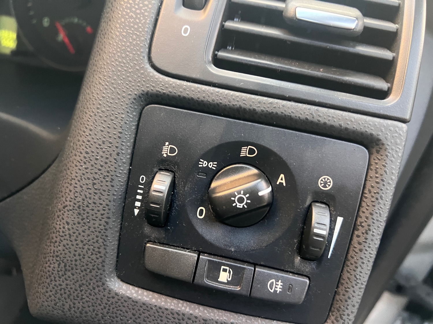 Used Volvo V50 2012 for sale - 76631094: Photo 15