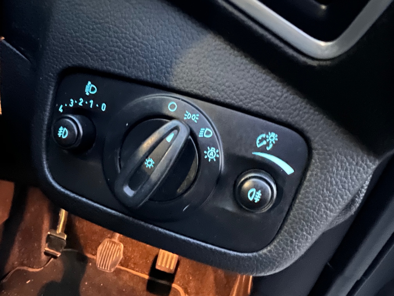 Used Ford Kuga 2013 for sale - 76660128: Photo 14