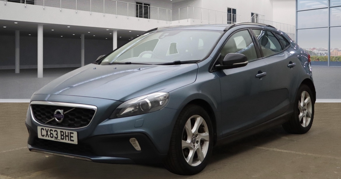 Used Volvo V40 2013 for sale - 76130381: Photo 2