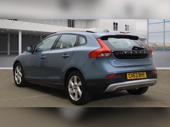Used Volvo V40 2013 for sale - 76130381: Photo