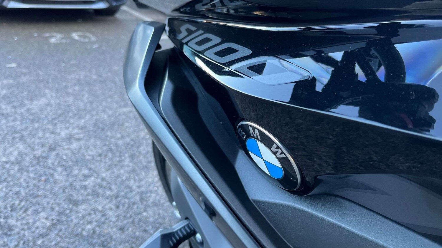 BMW S