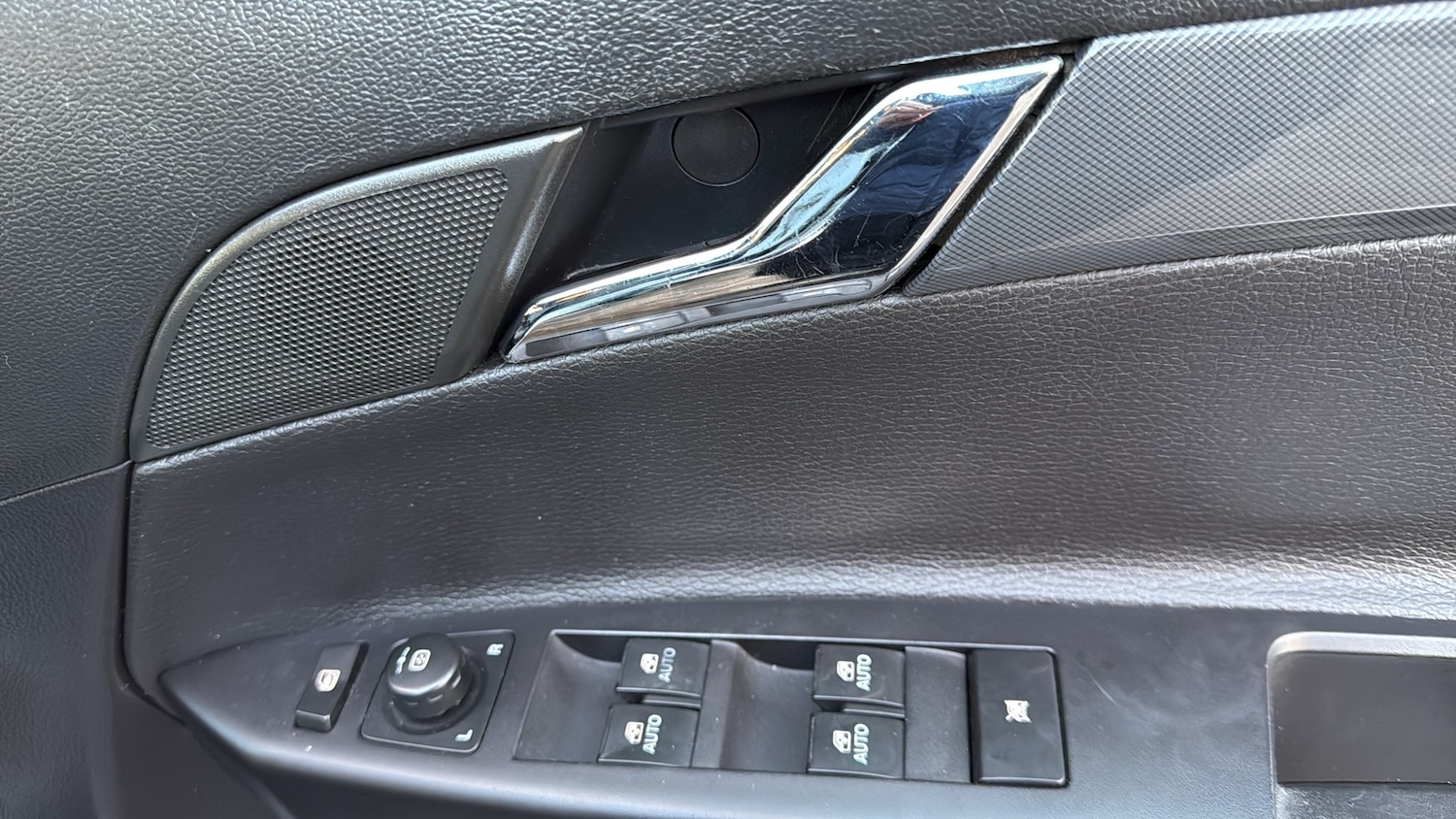 Used Vauxhall Antara 2012 for sale - 77368809: Photo 15