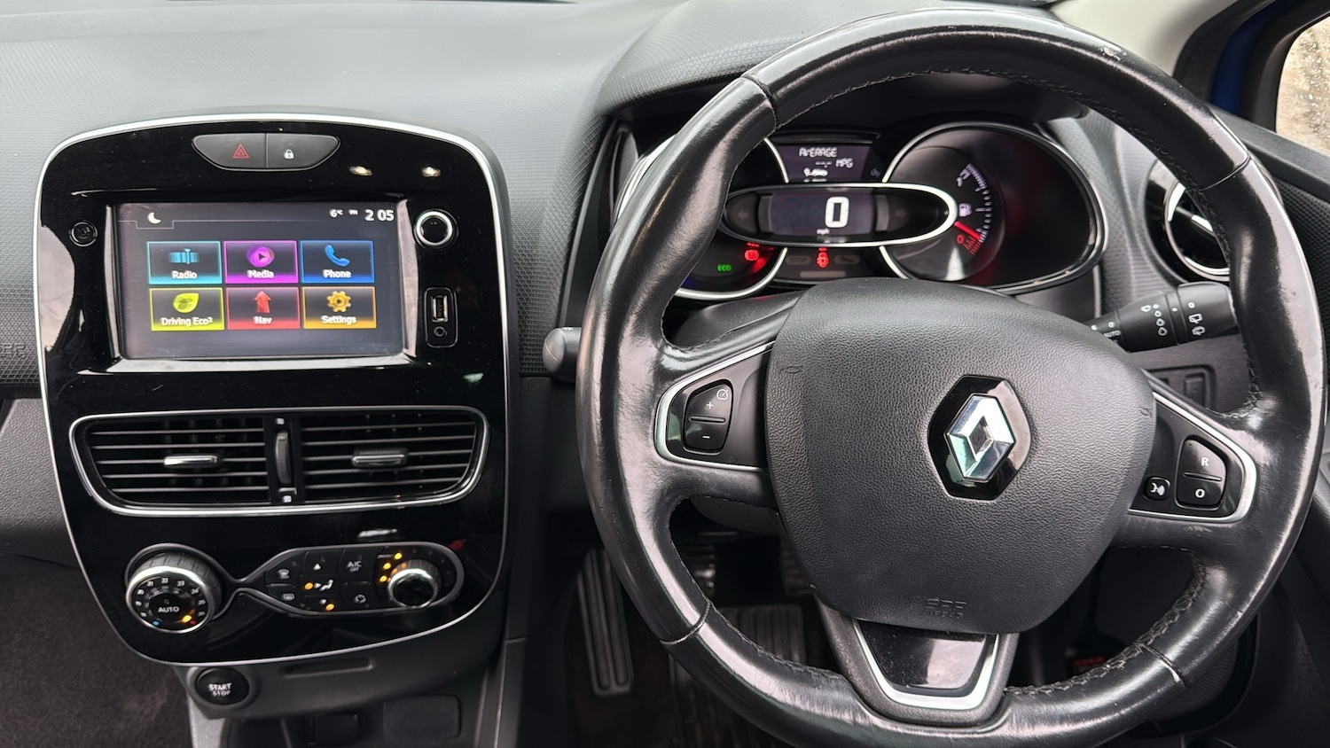 Used Renault Clio 2018 for sale - 76836519: Photo 13