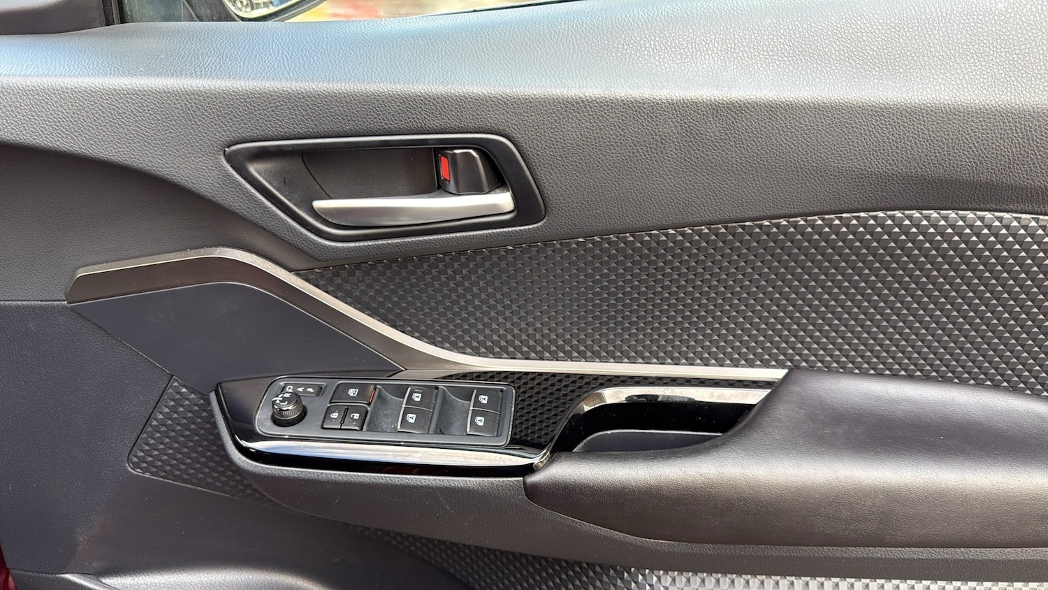 Used Toyota C-HR 2018 for sale - 78016051: Photo 11