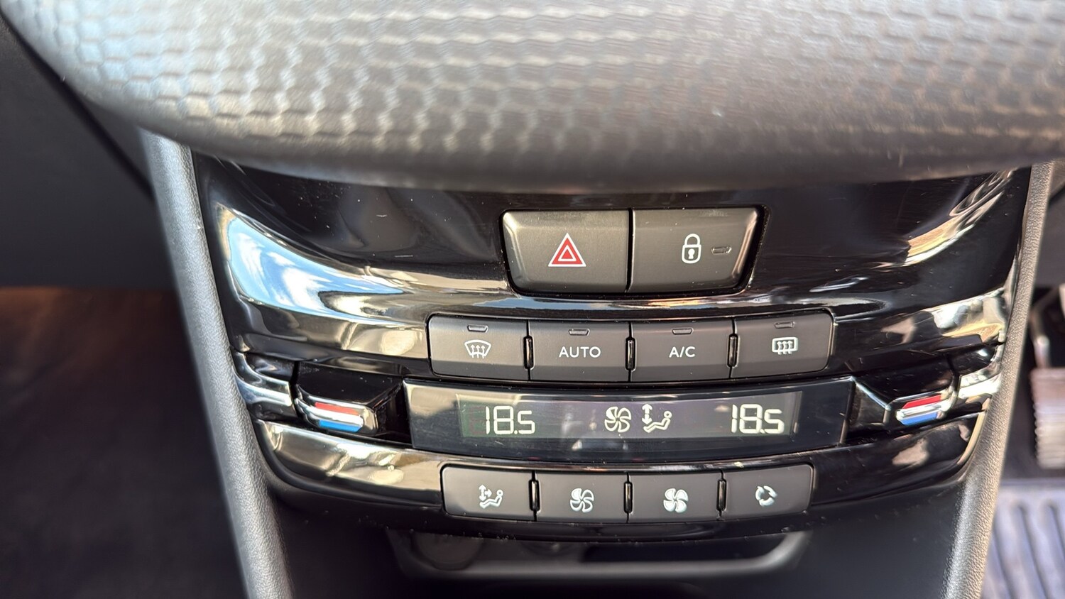 Used Peugeot 2008 for sale - 77981434: Photo 19