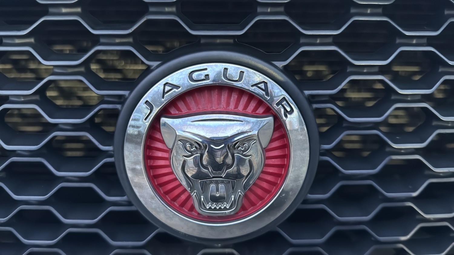 Used Jaguar XE 2016 for sale - 77389115: Photo 18