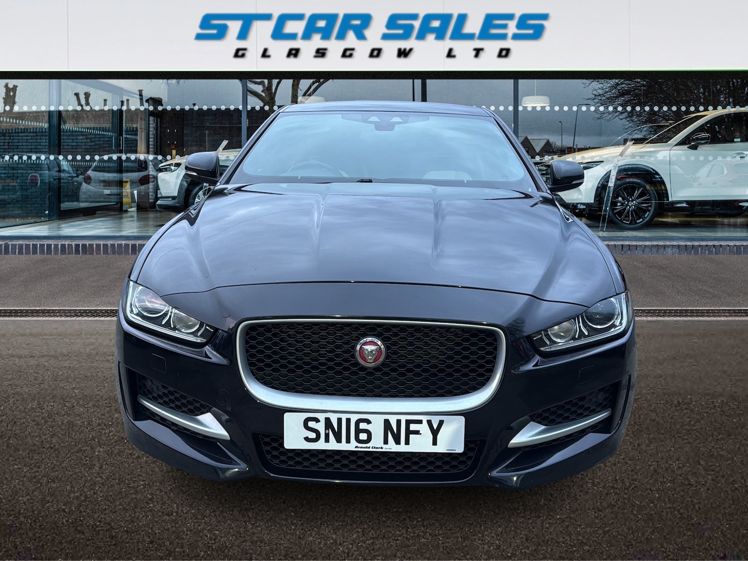 Used Jaguar XE 2016 for sale - 77389115: Photo 3