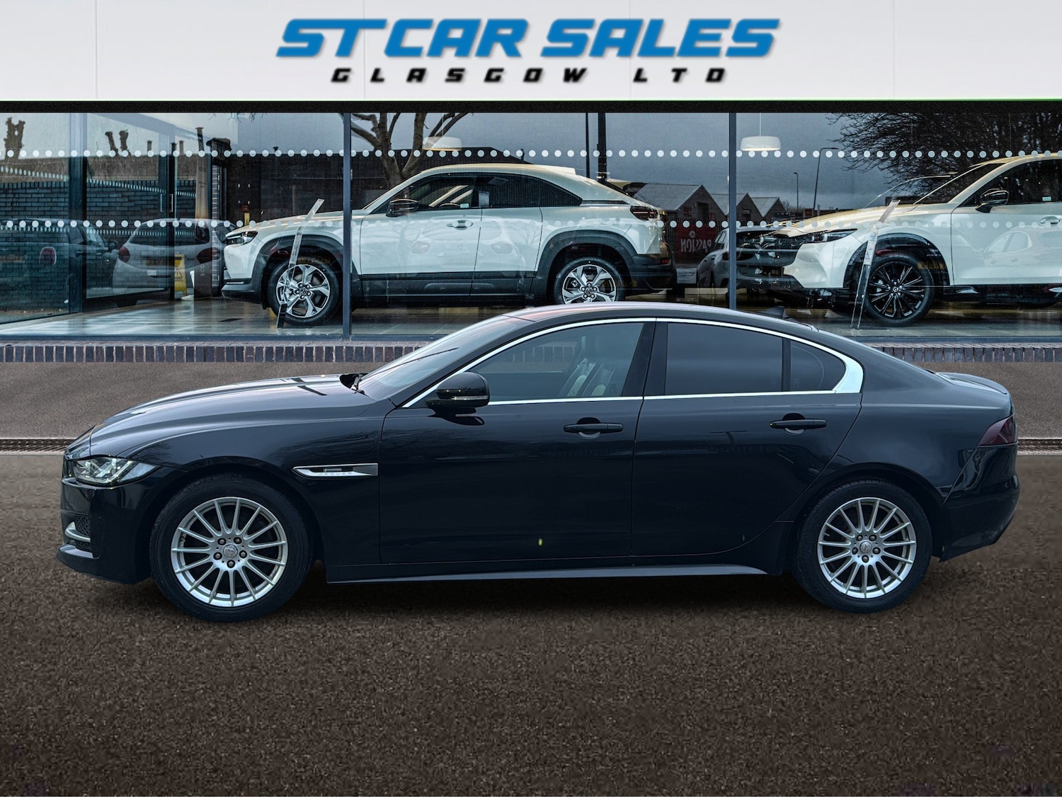 Used Jaguar XE 2016 for sale - 77389115: Photo 4