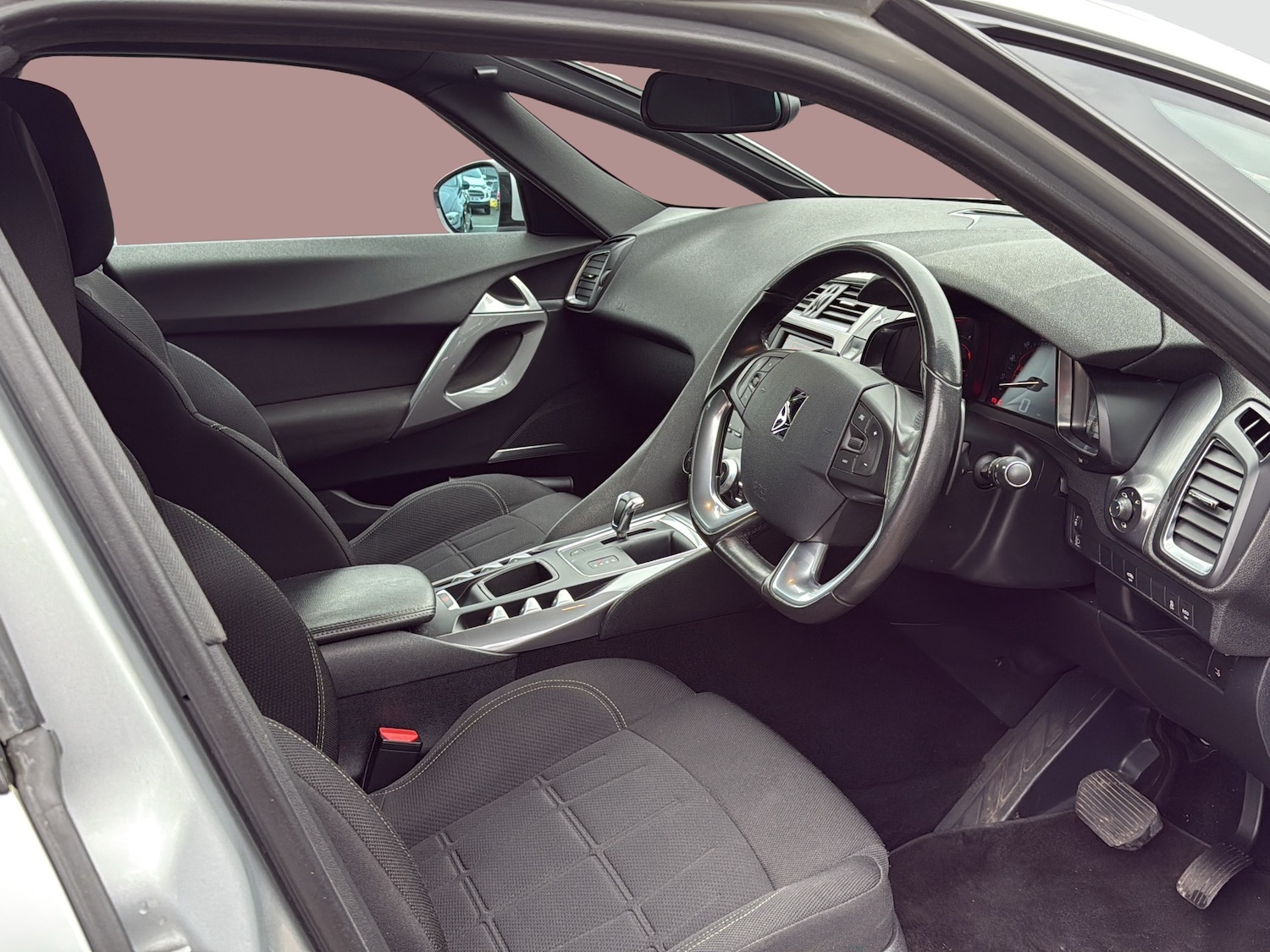 Used Citroen DS5 2014 for sale - 76750873: Photo 10