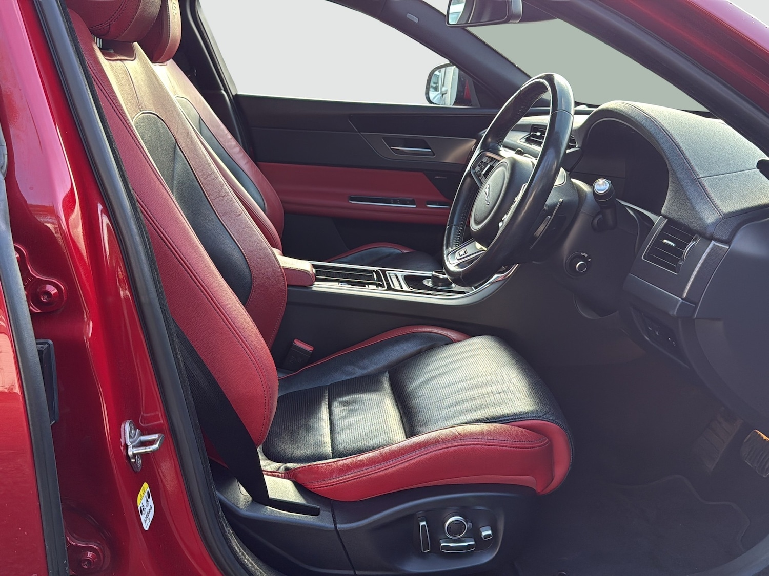 Used Jaguar XF 2016 for sale - 76438926: Photo 10