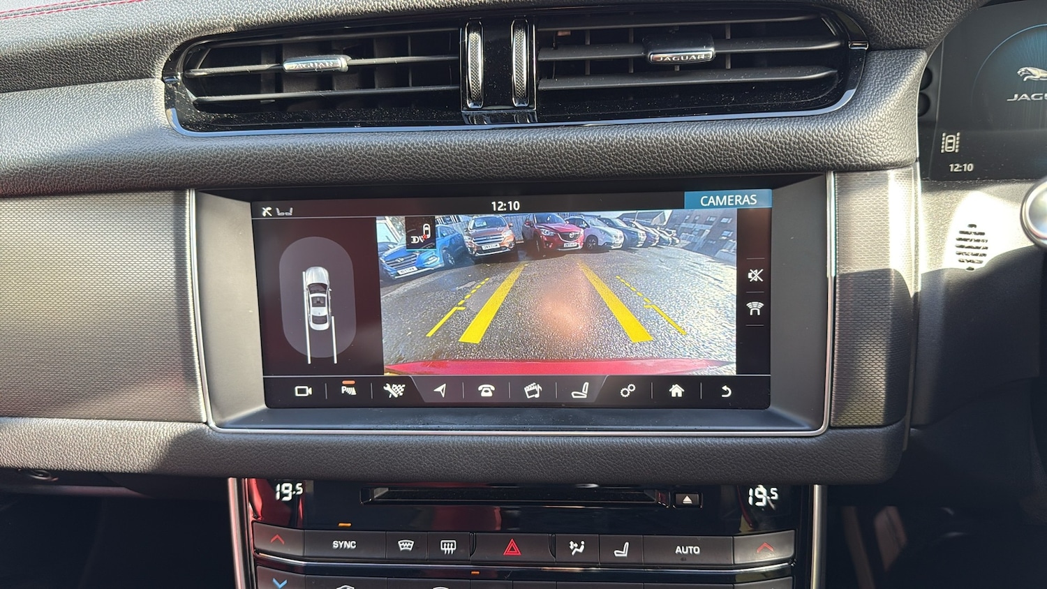 Used Jaguar XF 2016 for sale - 76438926: Photo 14