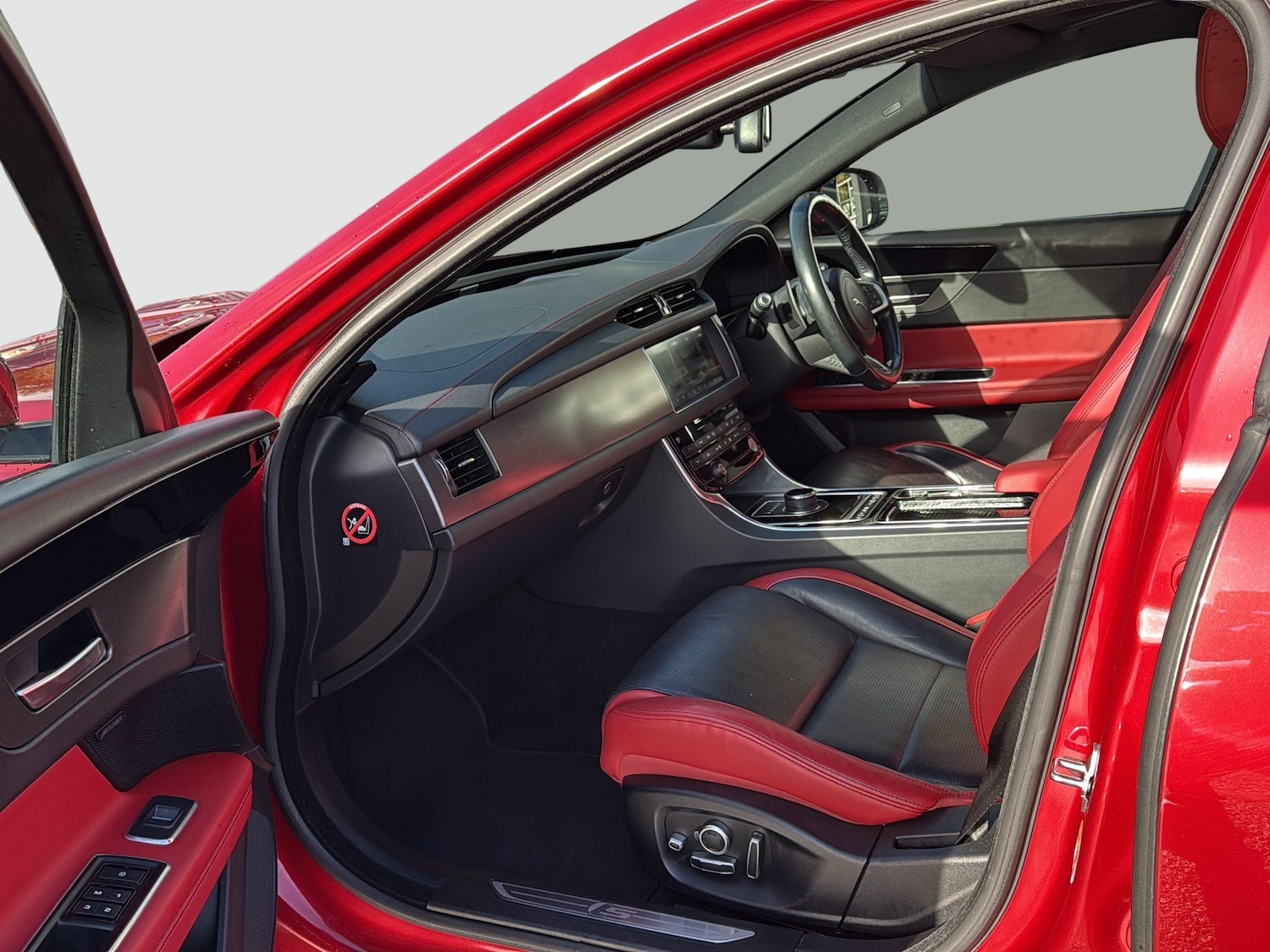 Used Jaguar XF 2016 for sale - 76438926: Photo 9