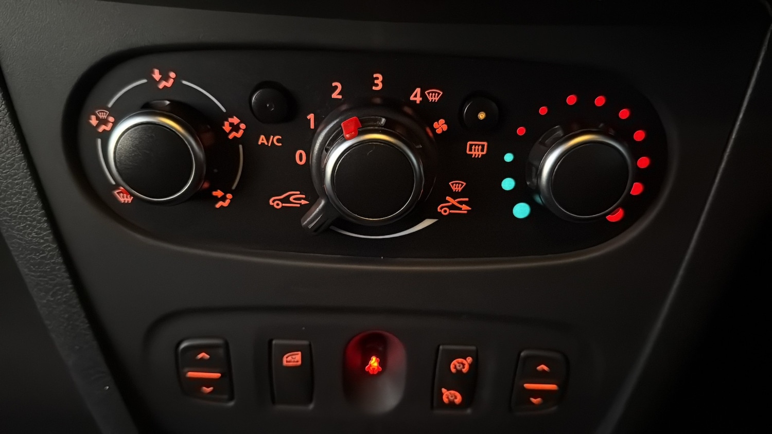 Used Dacia Sandero Stepway 2017 for sale - 76685547: Photo 13