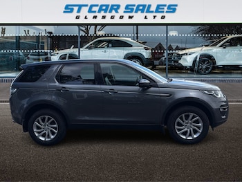 Used Land Rover Discovery Sport 2017 for sale - 78888836: Photo