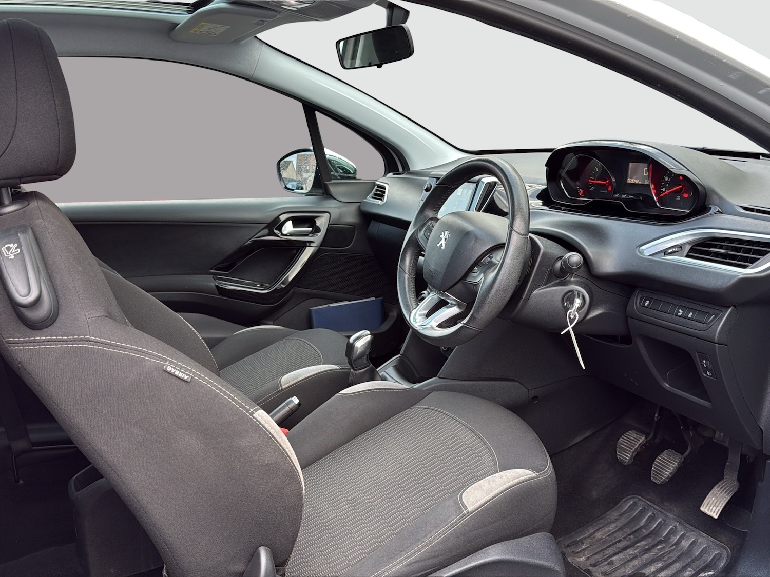 Used Peugeot 208 2015 for sale - 77703281: Photo 10