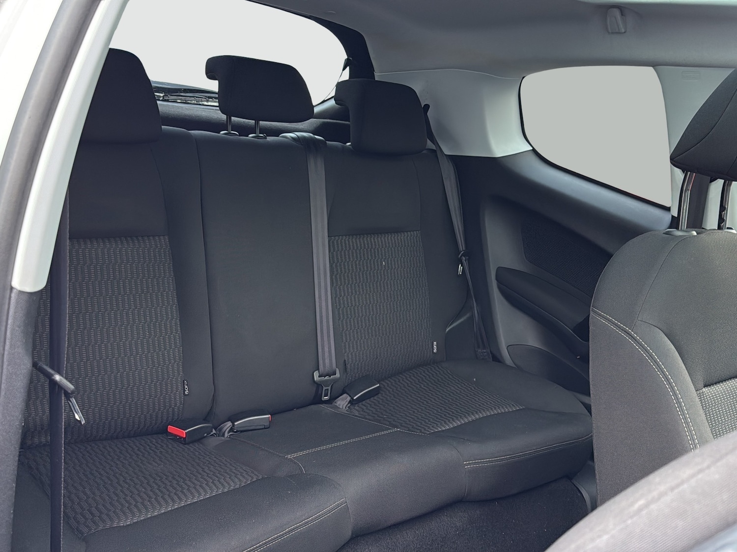 Used Peugeot 208 2015 for sale - 77703281: Photo 9