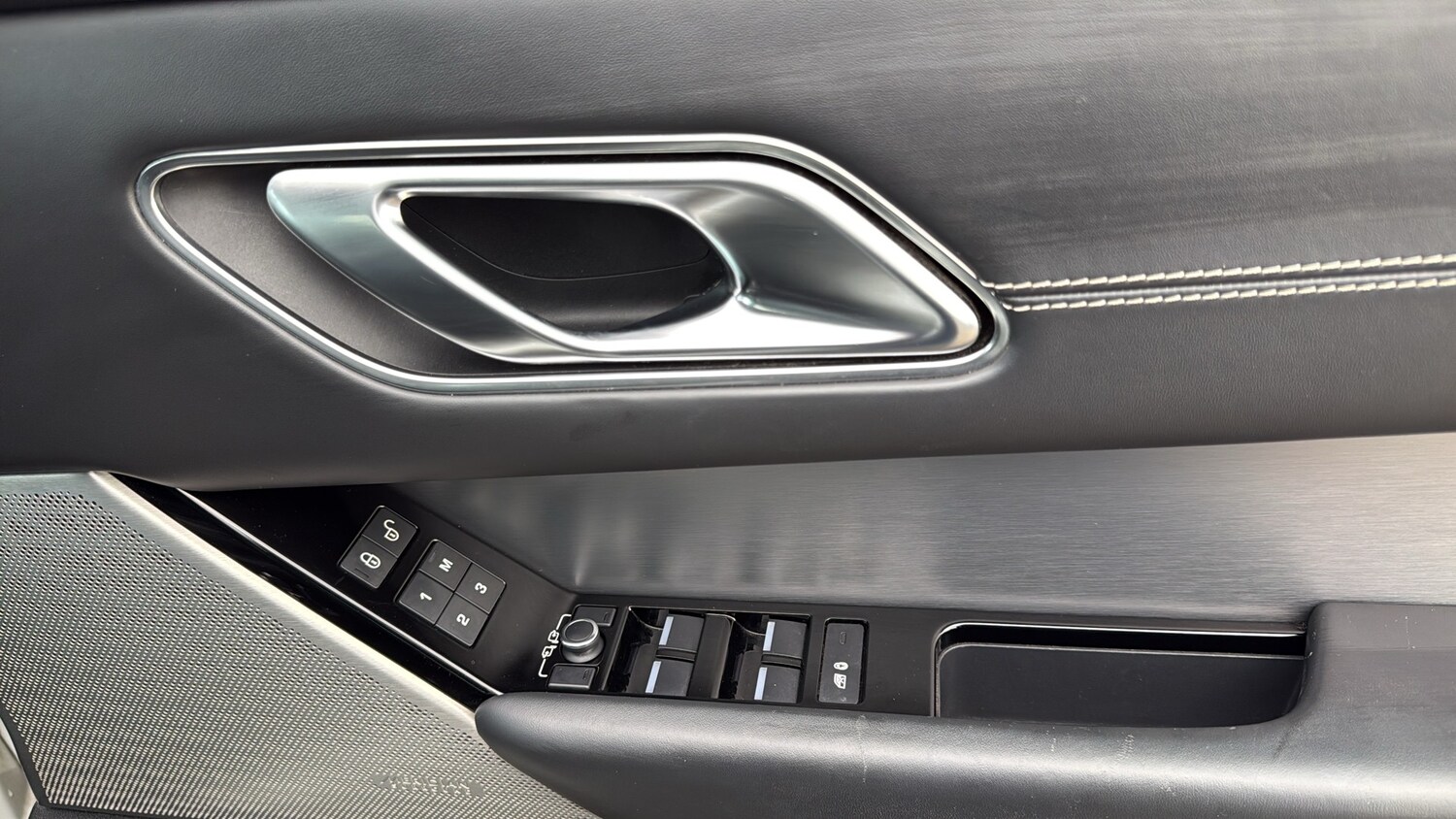 Used Land Rover Range Rover Velar for sale - 77688211: Photo 11