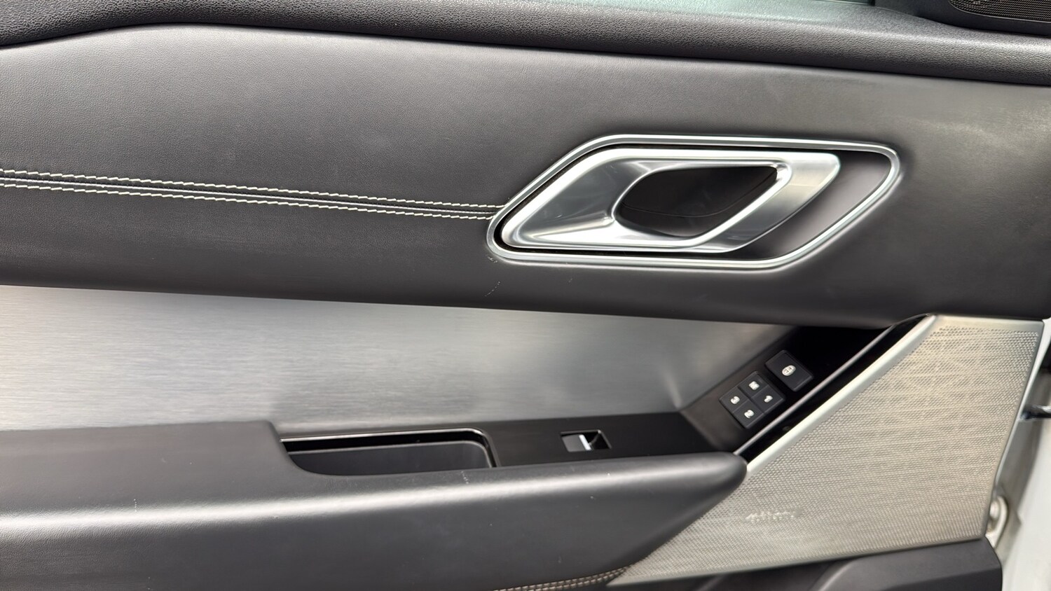 Used Land Rover Range Rover Velar for sale - 77688211: Photo 15