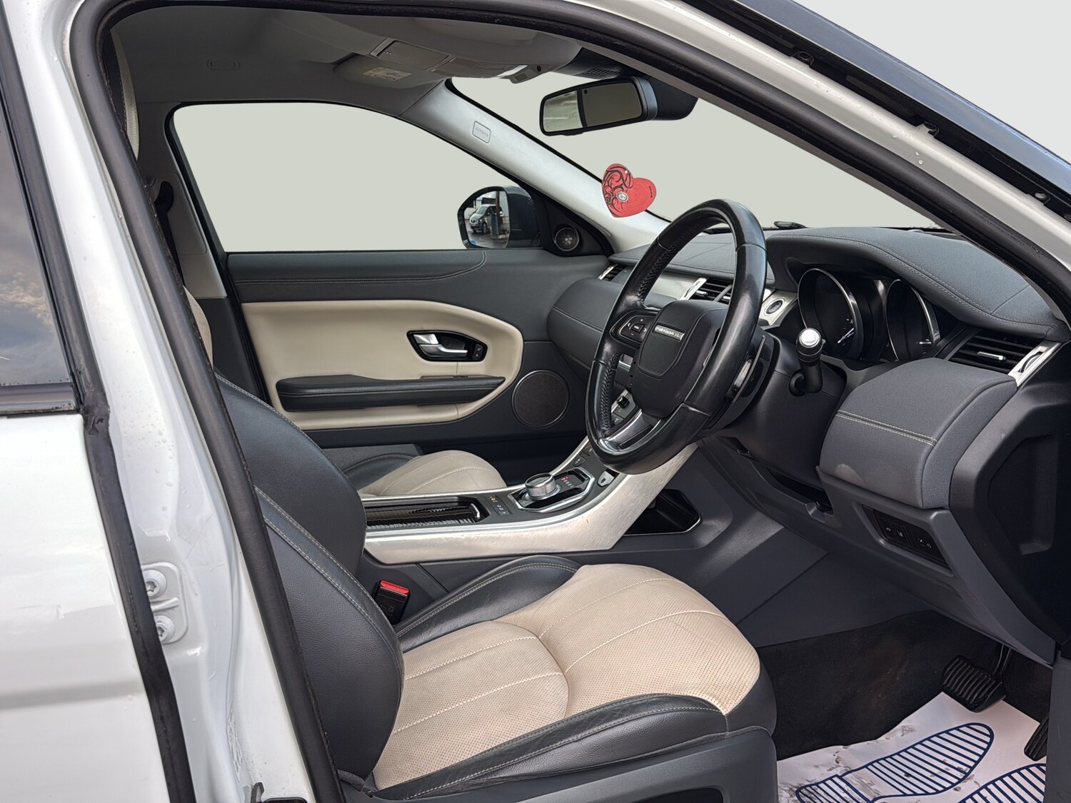 Used Land Rover Range Rover Evoque 2015 for sale - 77747355: Photo 12