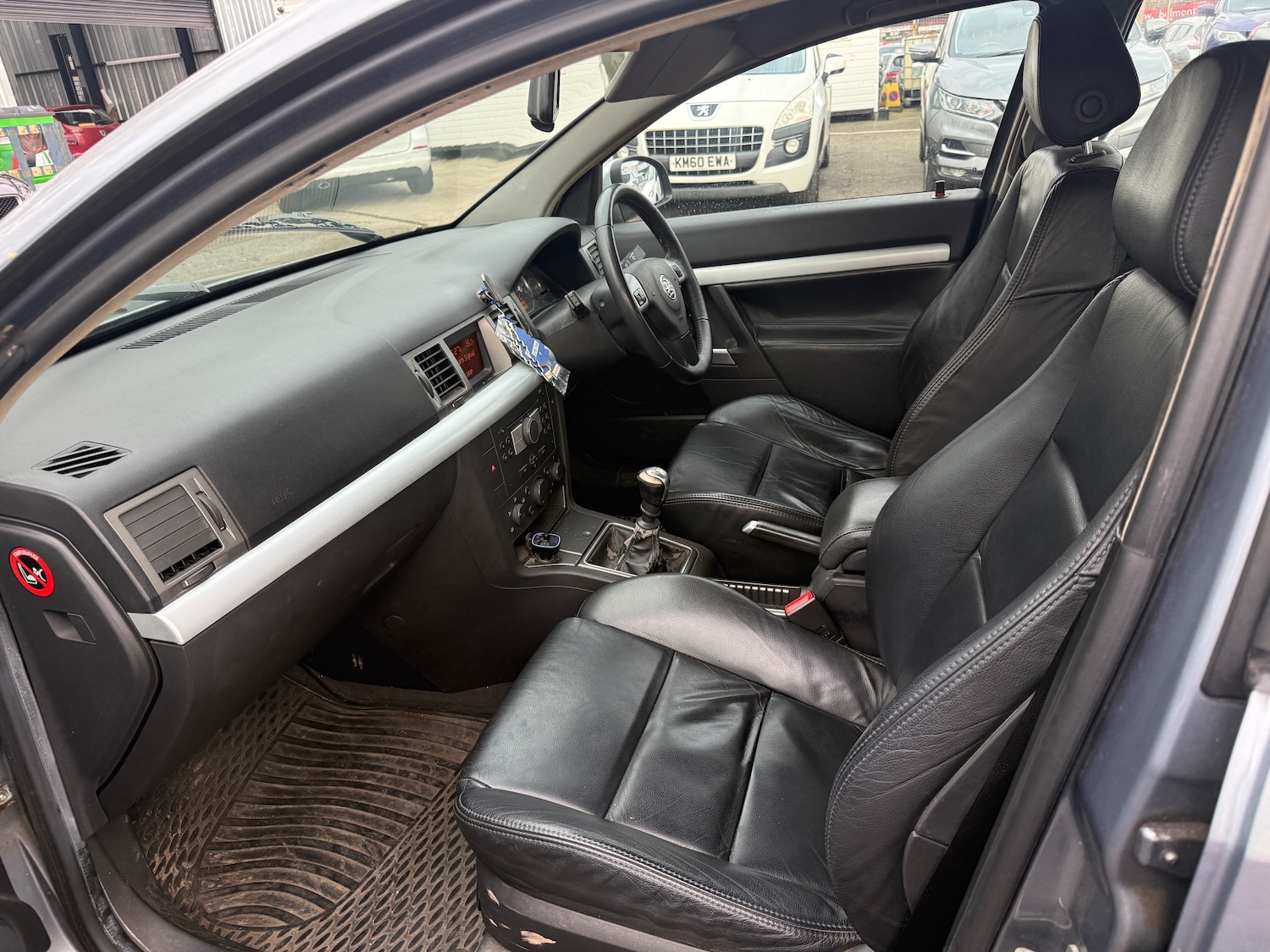 Used Vauxhall Vectra 2005 for sale - 77935521: Photo 6