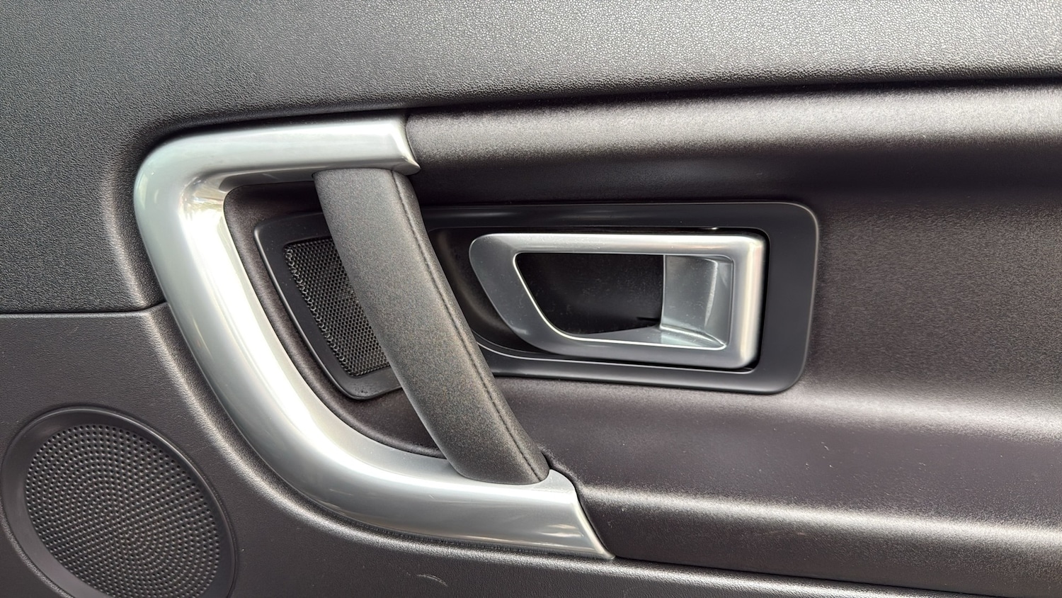 Used Land Rover Discovery Sport 2017 for sale - 76526928: Photo 11