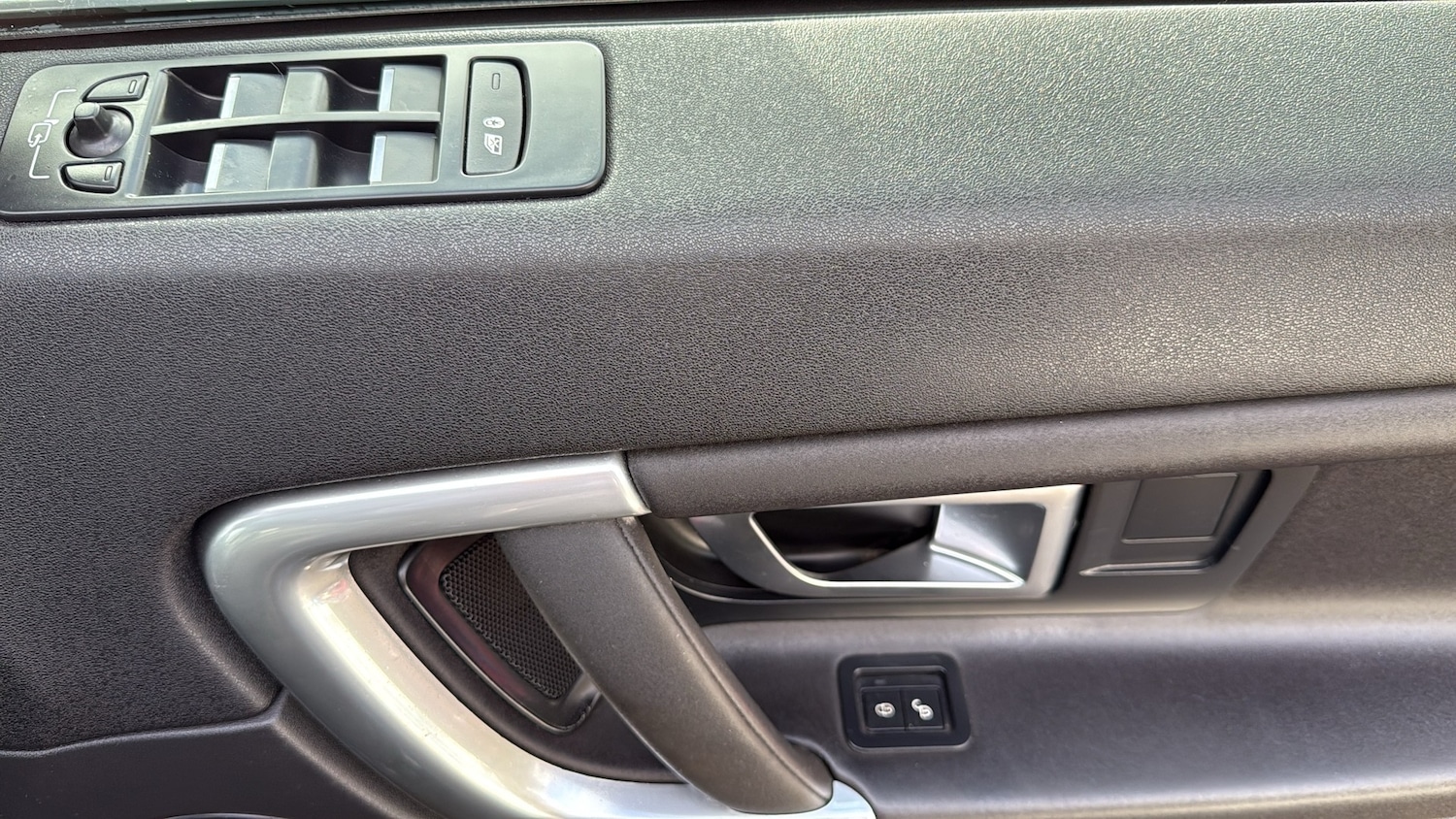 Used Land Rover Discovery Sport 2017 for sale - 76526928: Photo 14