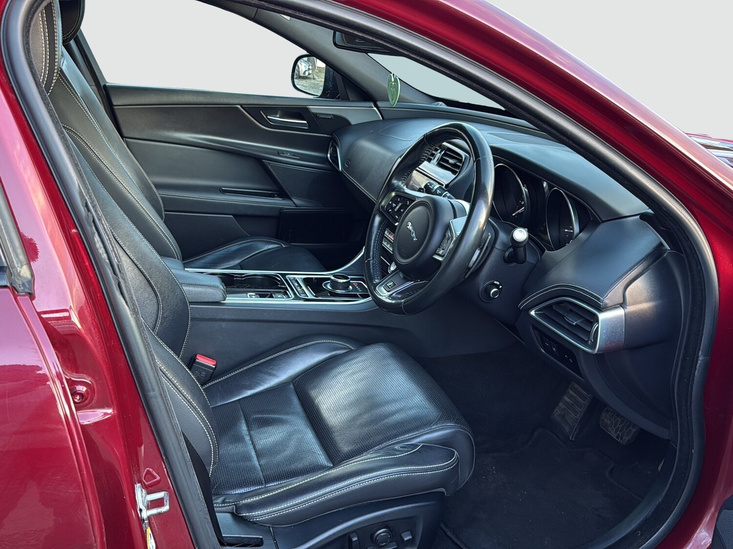 Used Jaguar XE 2016 for sale - 77546147: Photo 10