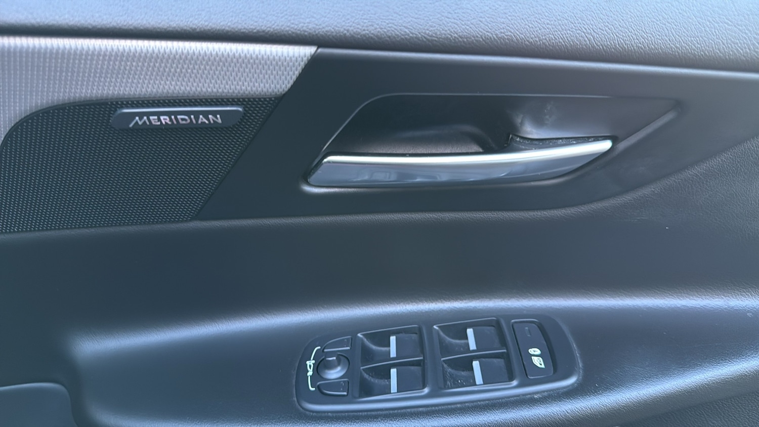 Used Jaguar XE 2016 for sale - 77546147: Photo 11