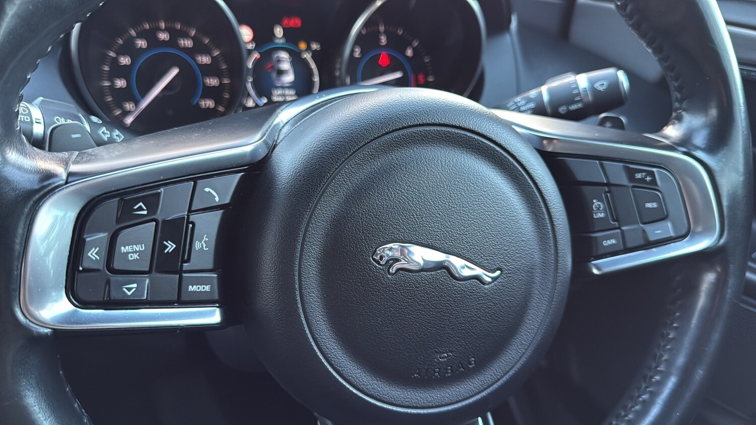 Used Jaguar XE 2016 for sale - 77546147: Photo 19