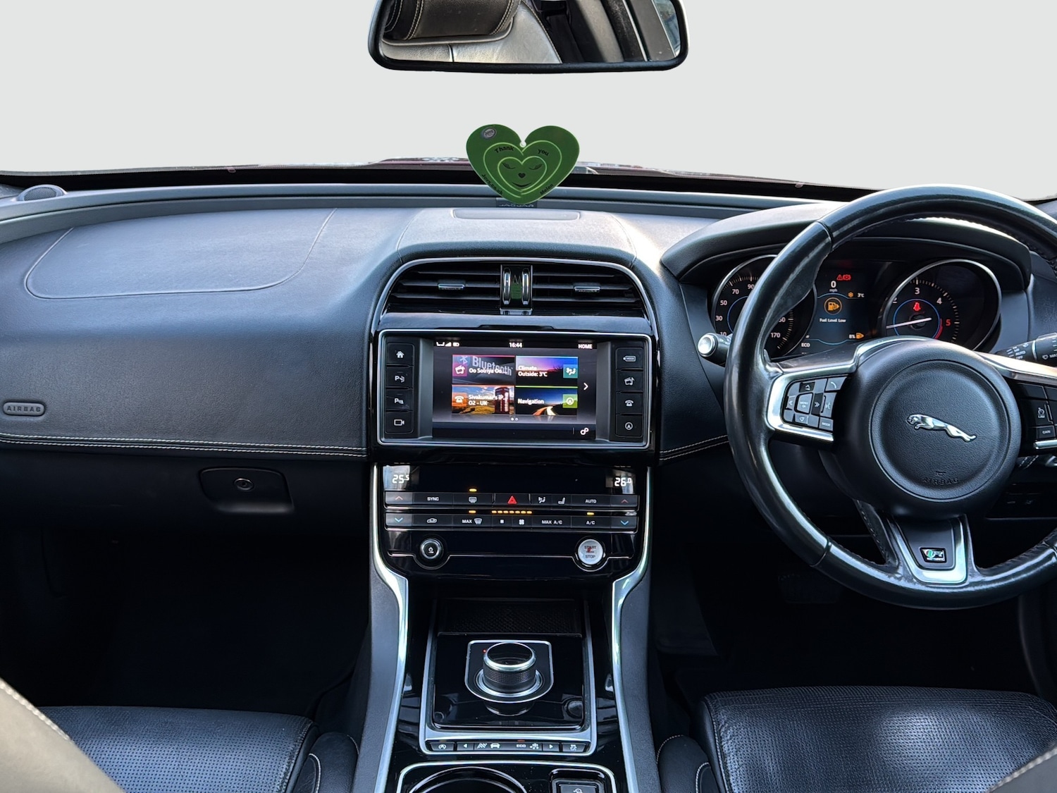 Used Jaguar XE 2016 for sale - 77546147: Photo 7