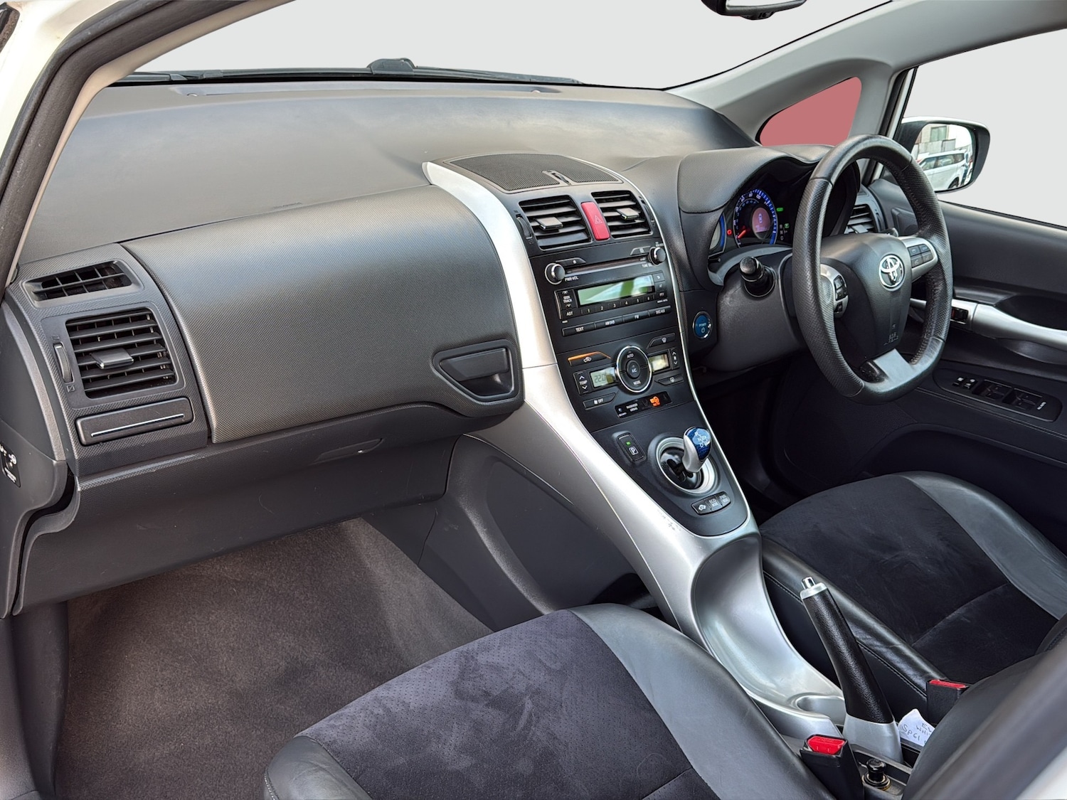 Used Toyota Auris 2011 for sale - 76438924: Photo 9