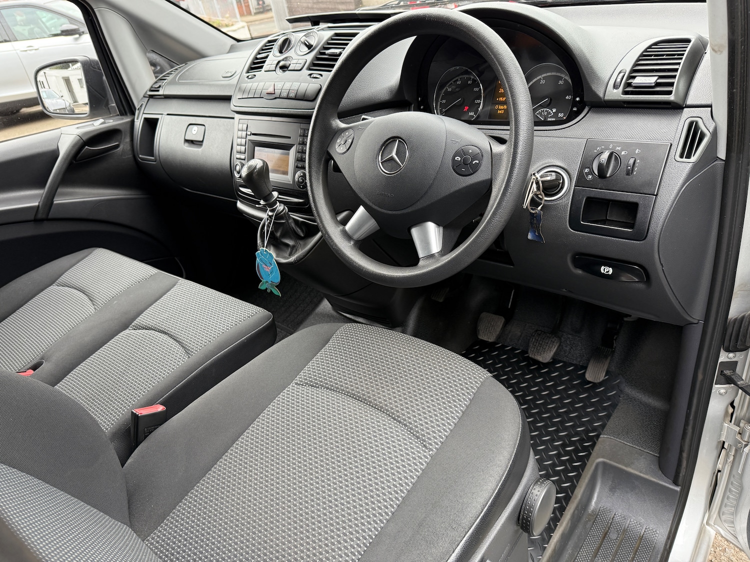 Used Mercedes-Benz Vito 2015 for sale - 76057845: Photo 9