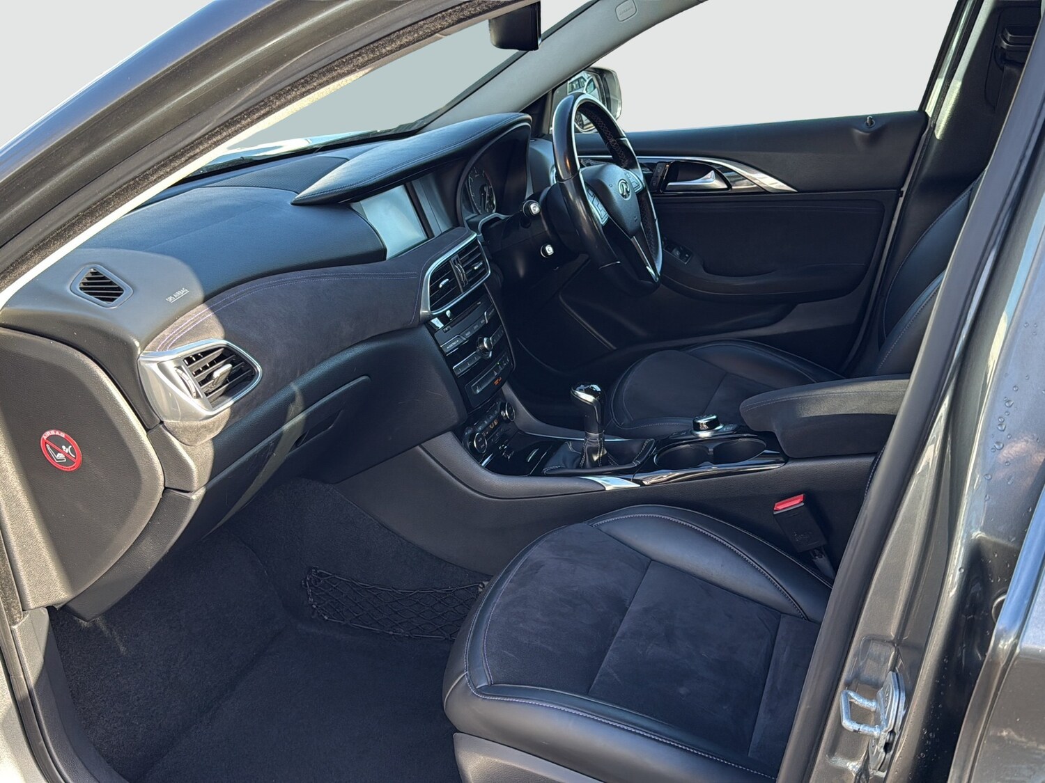 Used Infiniti Q30 2017 for sale - 78056028: Photo 11