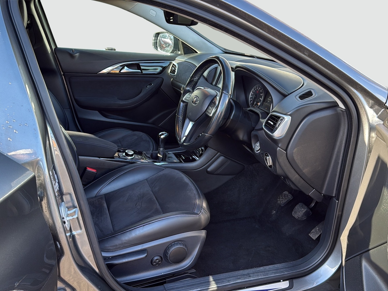 Used Infiniti Q30 2017 for sale - 78056028: Photo 9