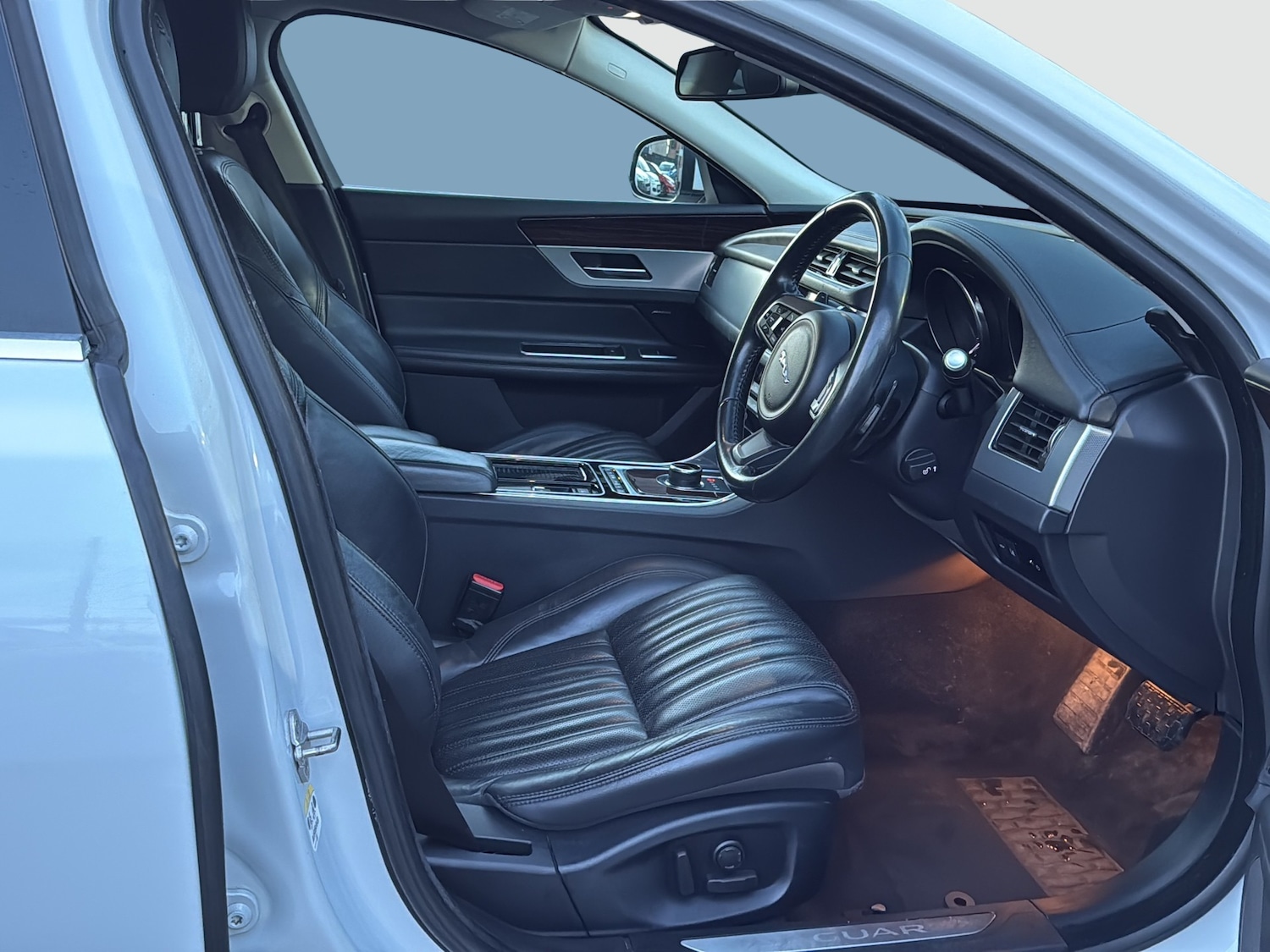 Used Jaguar XF 2016 for sale - 77368814: Photo 10