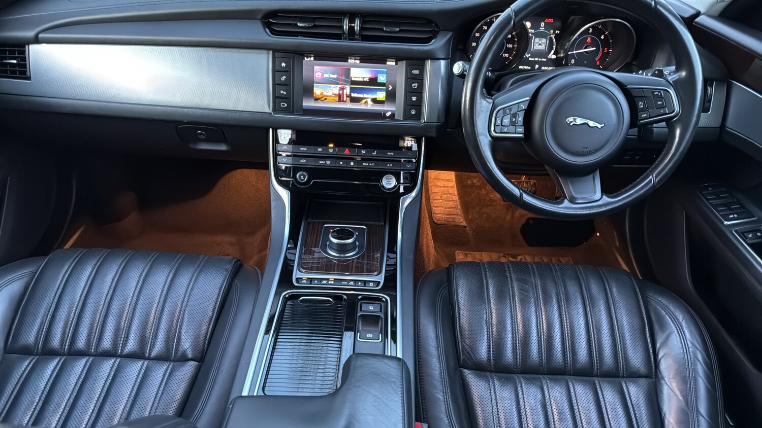 Used Jaguar XF 2016 for sale - 77368814: Photo 17