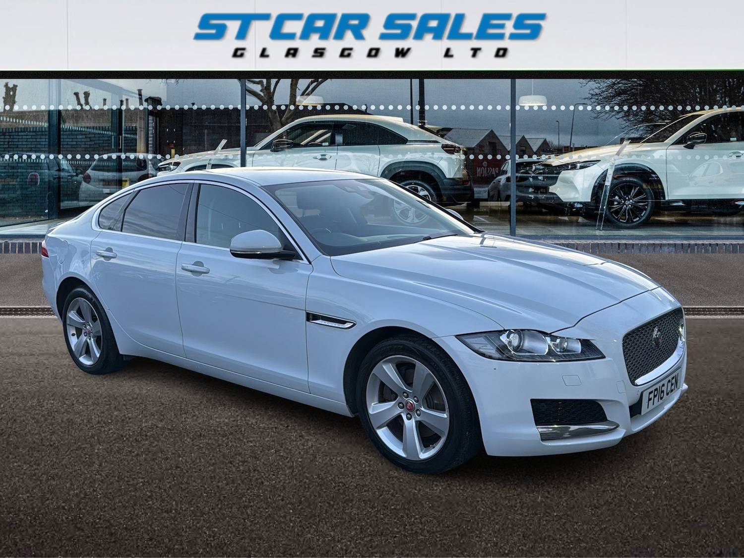 Used Jaguar XF 2016 for sale - 77368814: Photo 2