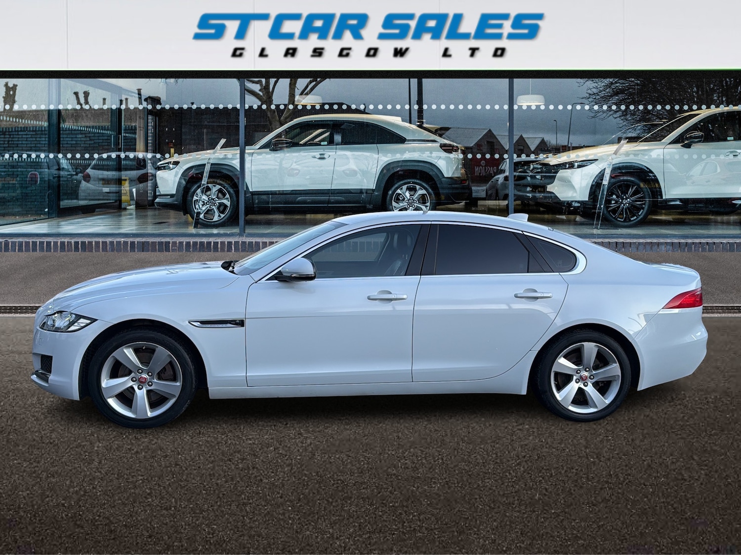 Used Jaguar XF 2016 for sale - 77368814: Photo 4