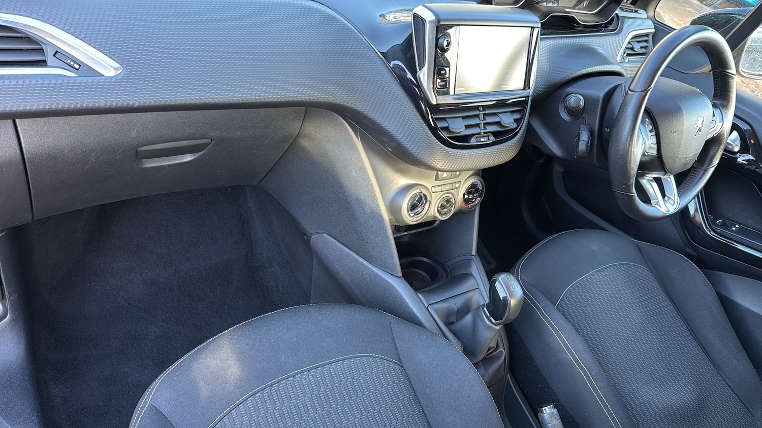 Used Peugeot 208 2018 for sale - 76648106: Photo 14