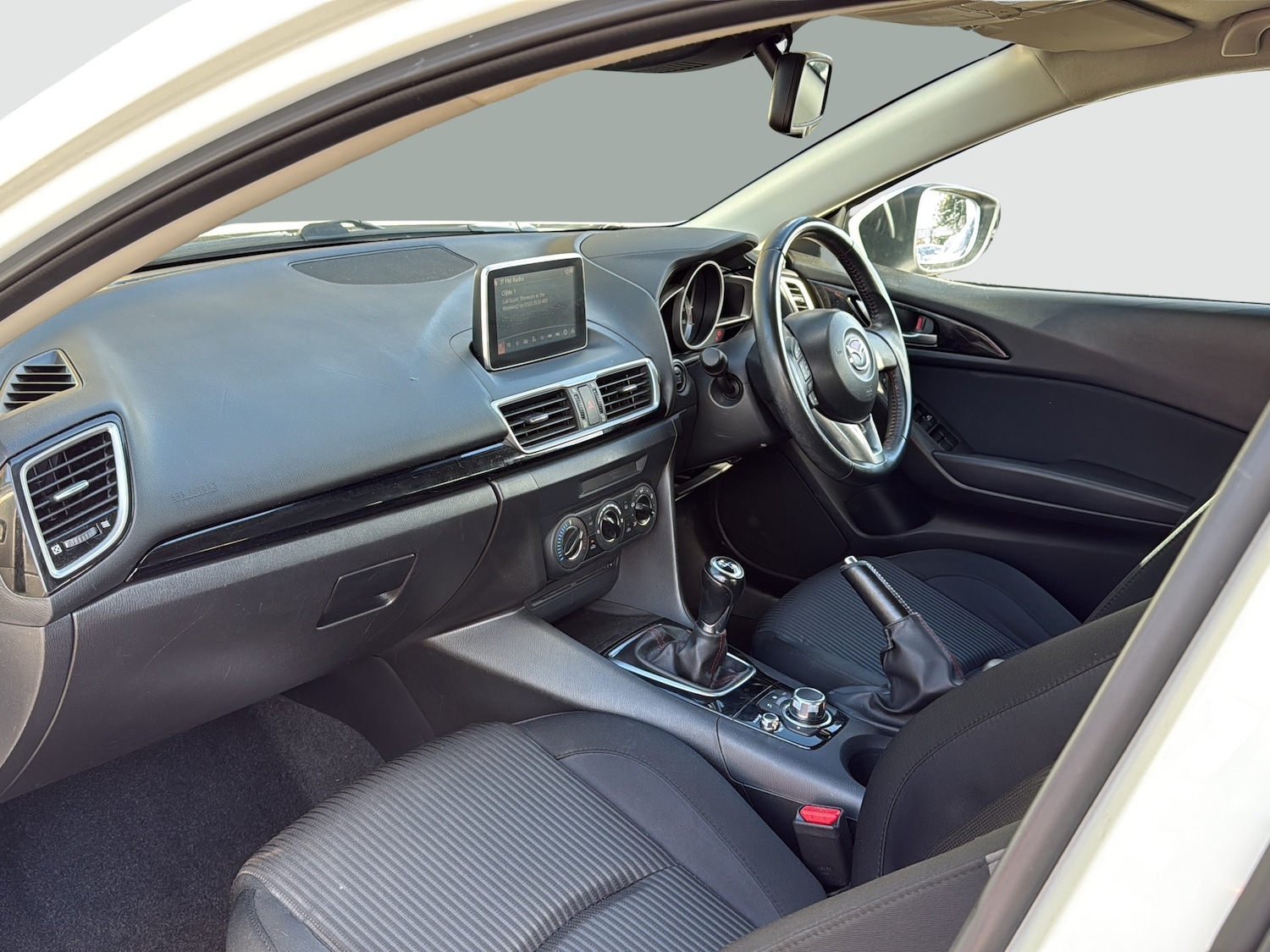 Used Mazda Mazda3 2015 for sale - 76376837: Photo 9