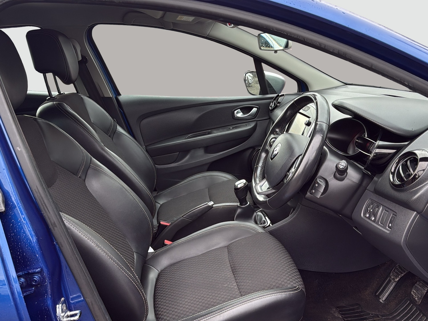 Used Renault Clio 2018 for sale - 77312982: Photo 9