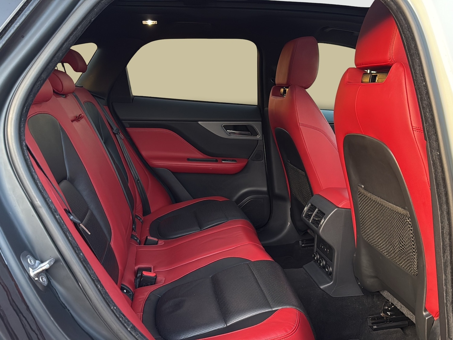 Used Jaguar F-Pace 2018 for sale - 77106828: Photo 8