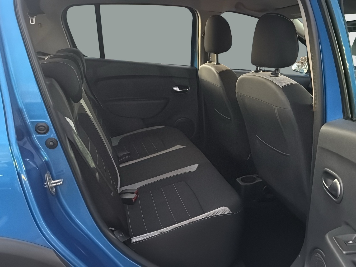 Used Dacia Sandero Stepway 2017 for sale - 77552481: Photo 8