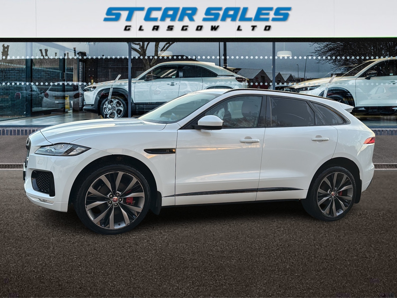 Used Jaguar F-Pace 2018 for sale - 76697875: Photo 4