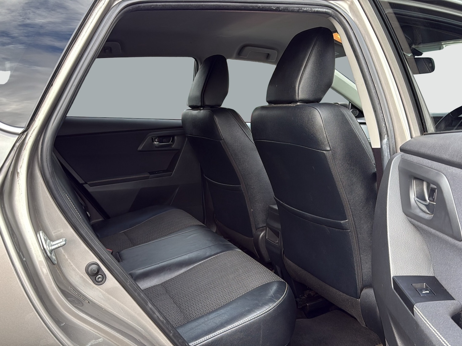 Used Toyota Auris 2014 for sale - 77890561: Photo 10