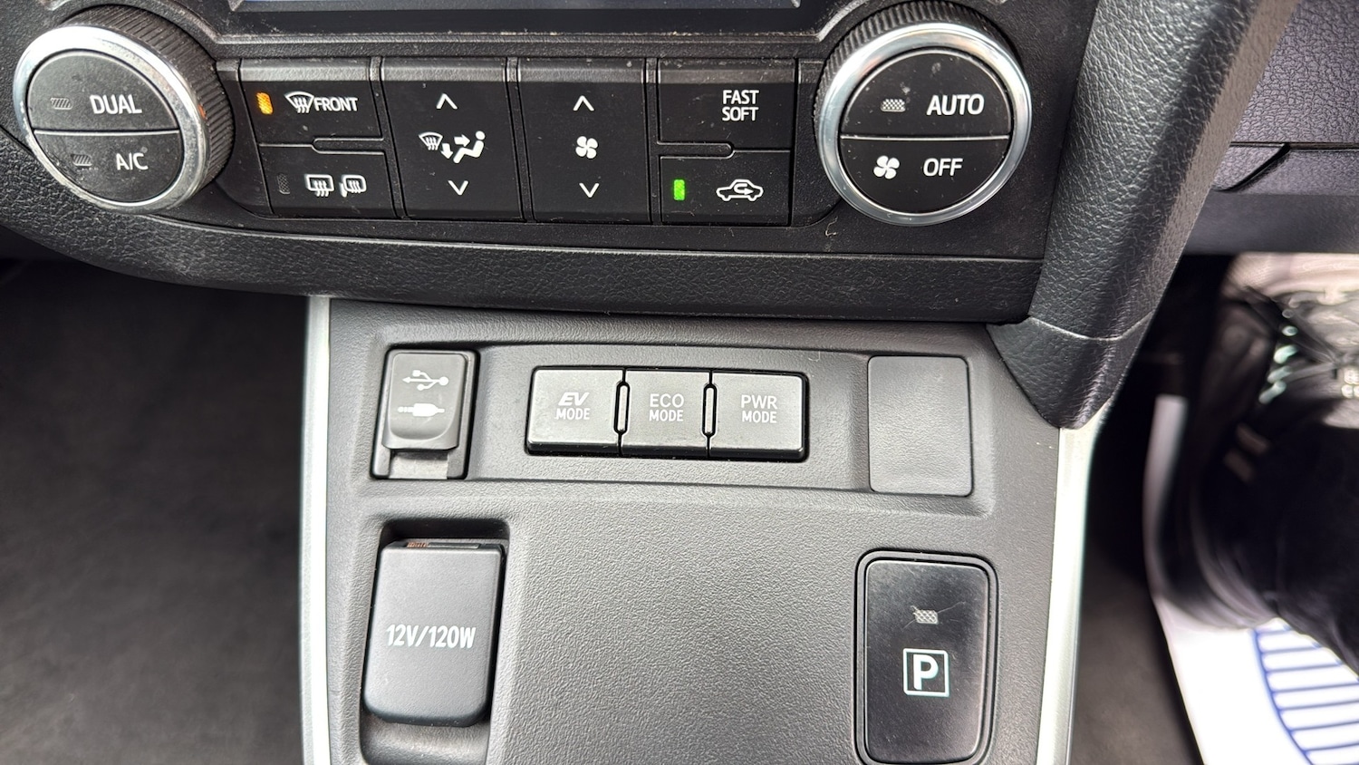 Used Toyota Auris 2014 for sale - 77890561: Photo 21