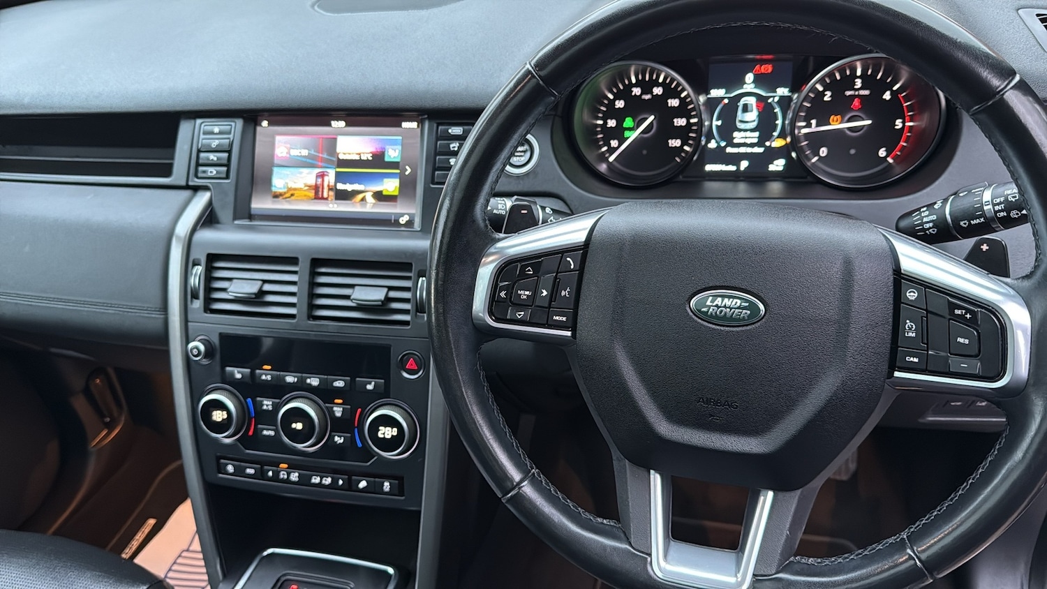 Used Land Rover Discovery Sport 2019 for sale - 76557814: Photo 18