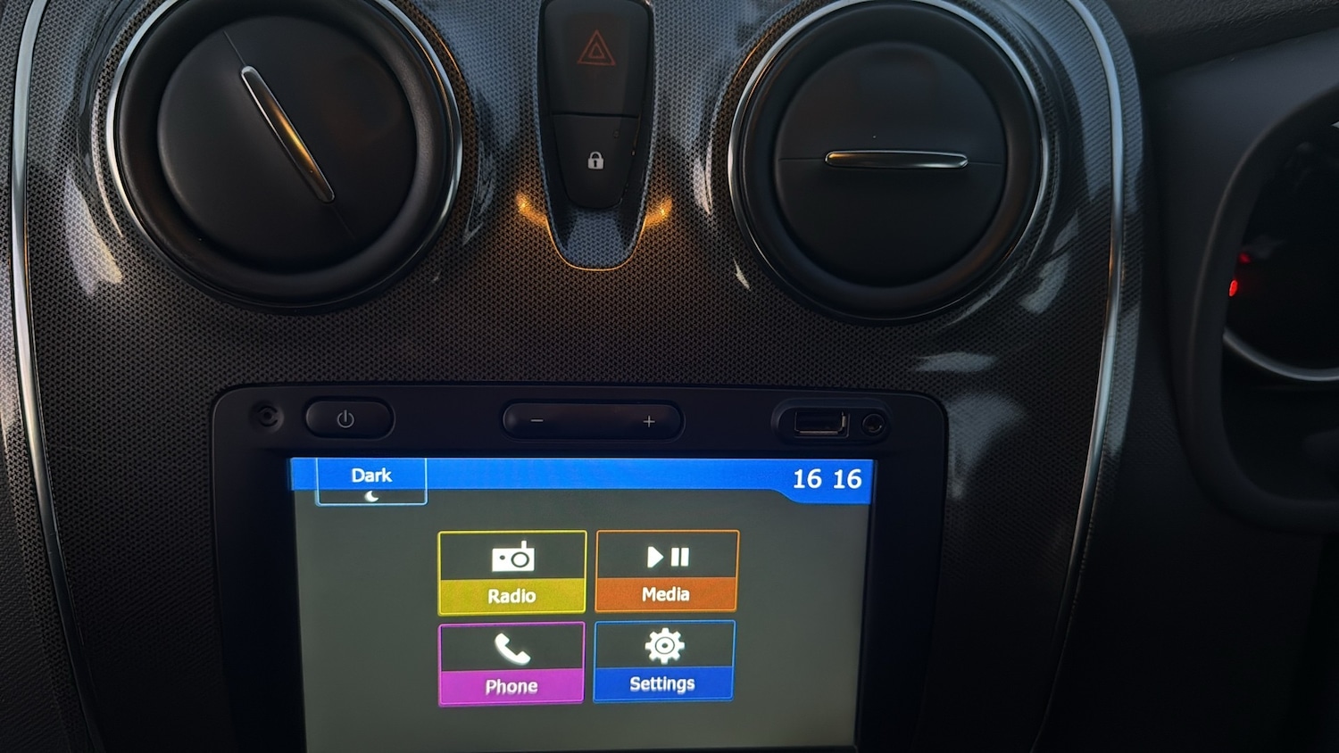 Used Dacia Sandero Stepway 2017 for sale - 77106831: Photo 11