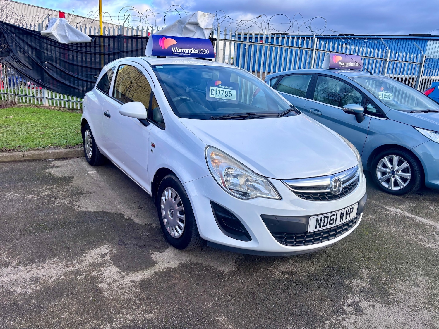 Used Vauxhall Corsa 2012 for sale - 77572669: Photo 2