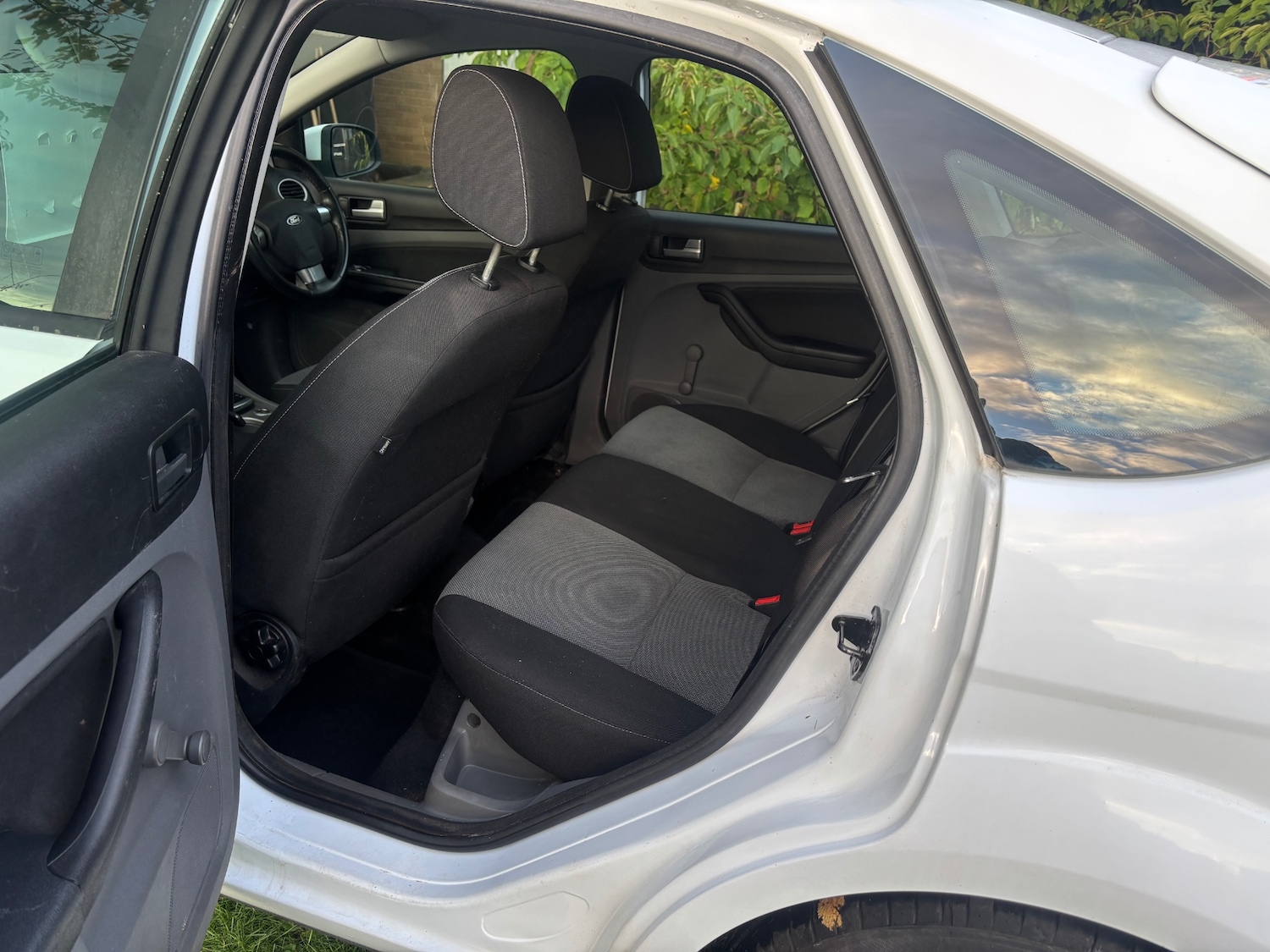 Used Ford Focus 2010 for sale - 76347445: Photo 11